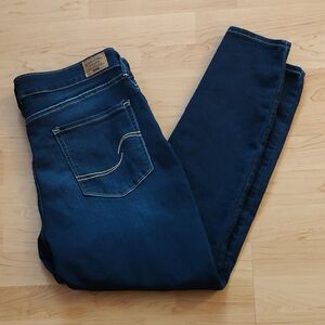Levi's Signature 14 Short Mid-rise Skinny Jeans